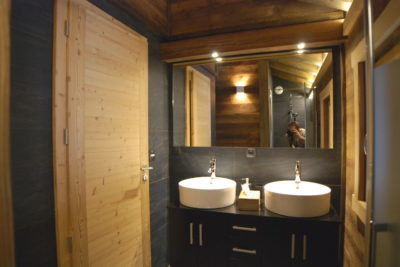 salle de bains chalet winterfell avoriaz